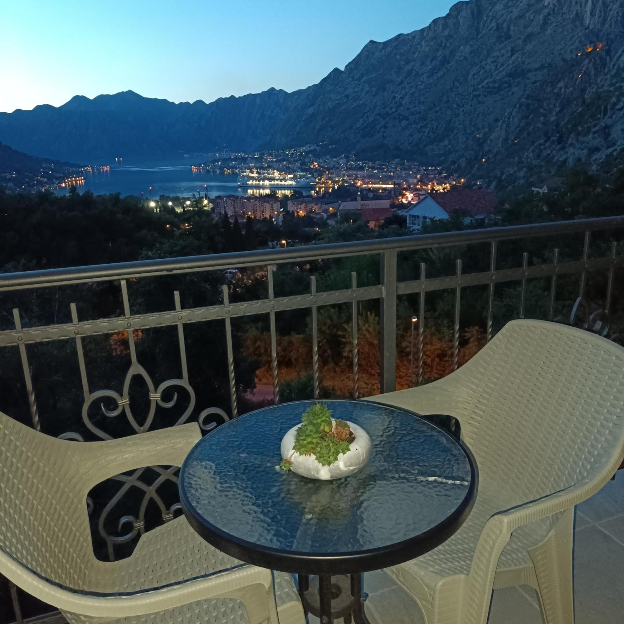 Radgost Kotor Apartments Eksteriør billede