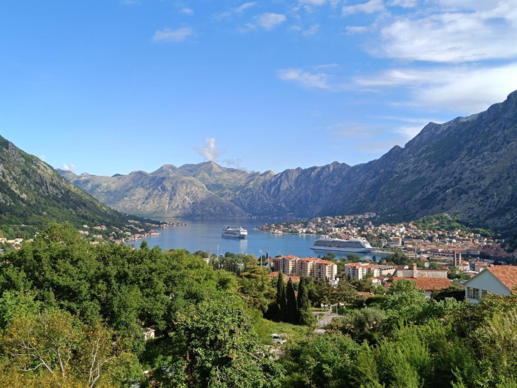 Radgost Kotor Apartments Eksteriør billede