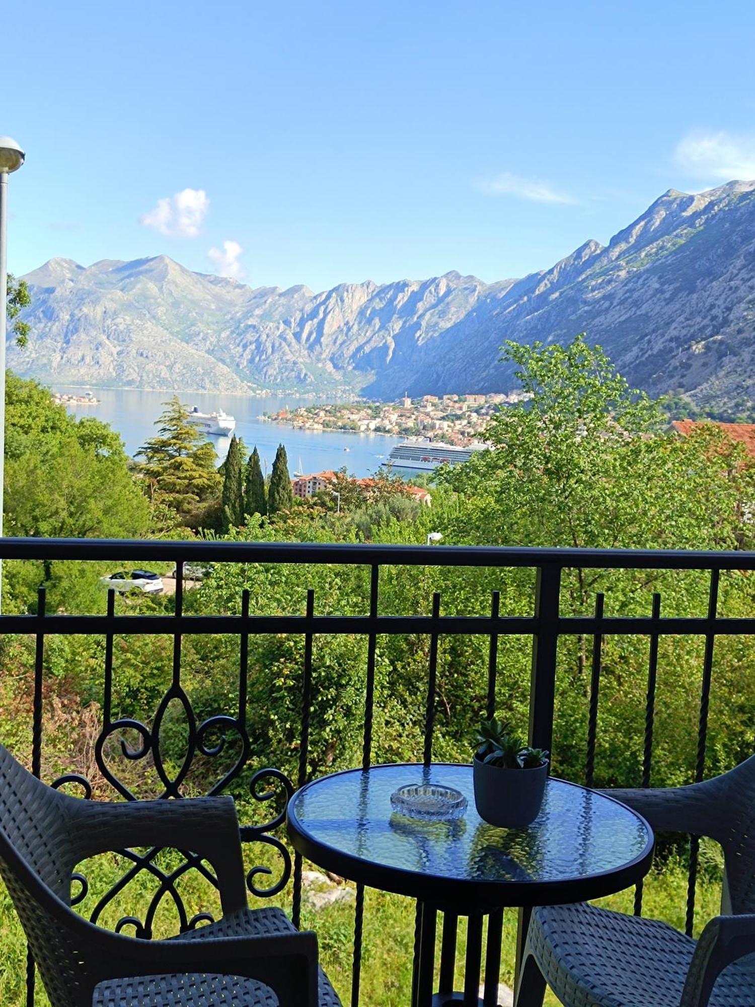 Radgost Kotor Apartments Eksteriør billede
