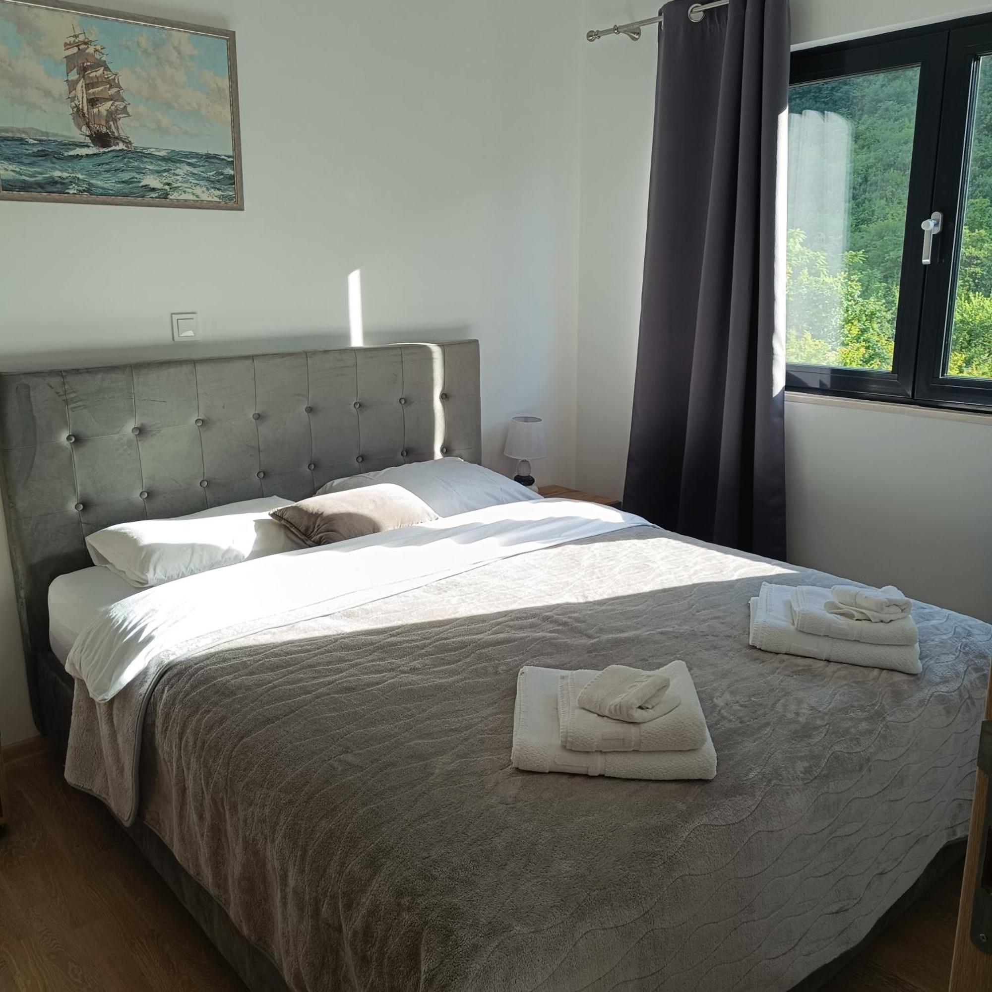 Radgost Kotor Apartments Eksteriør billede