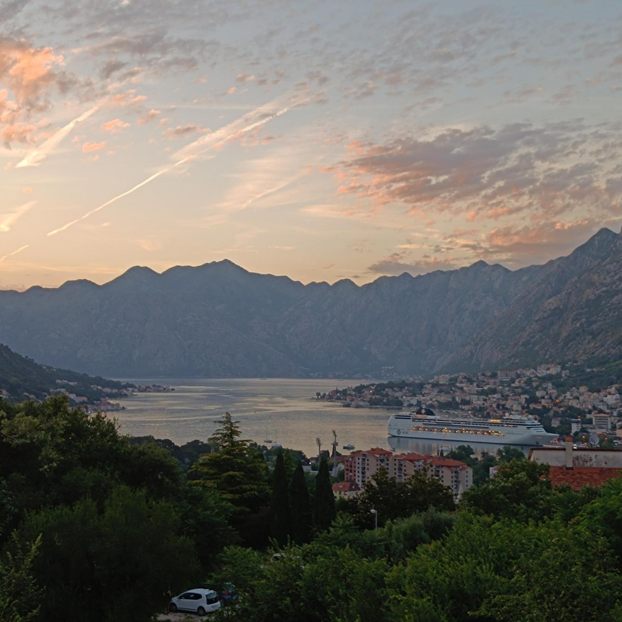 Radgost Kotor Apartments Eksteriør billede