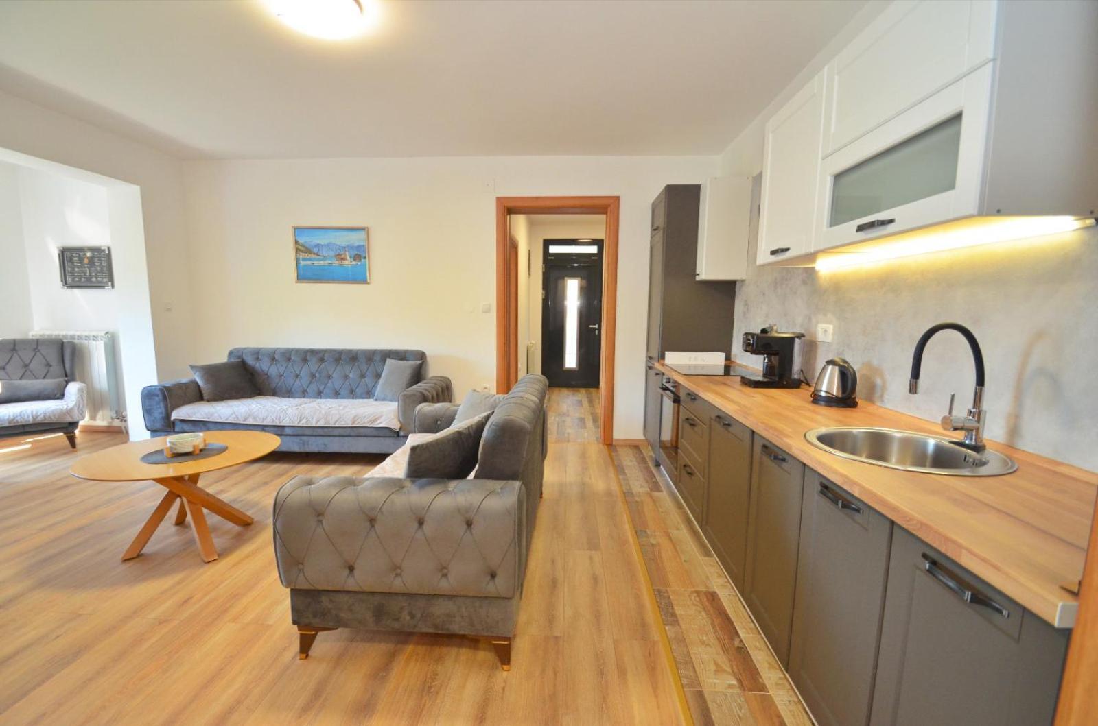 Radgost Kotor Apartments Eksteriør billede