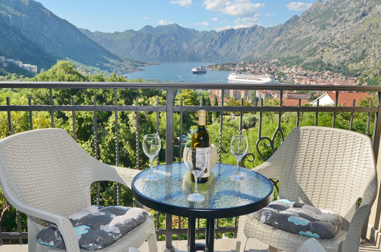 Radgost Kotor Apartments Eksteriør billede