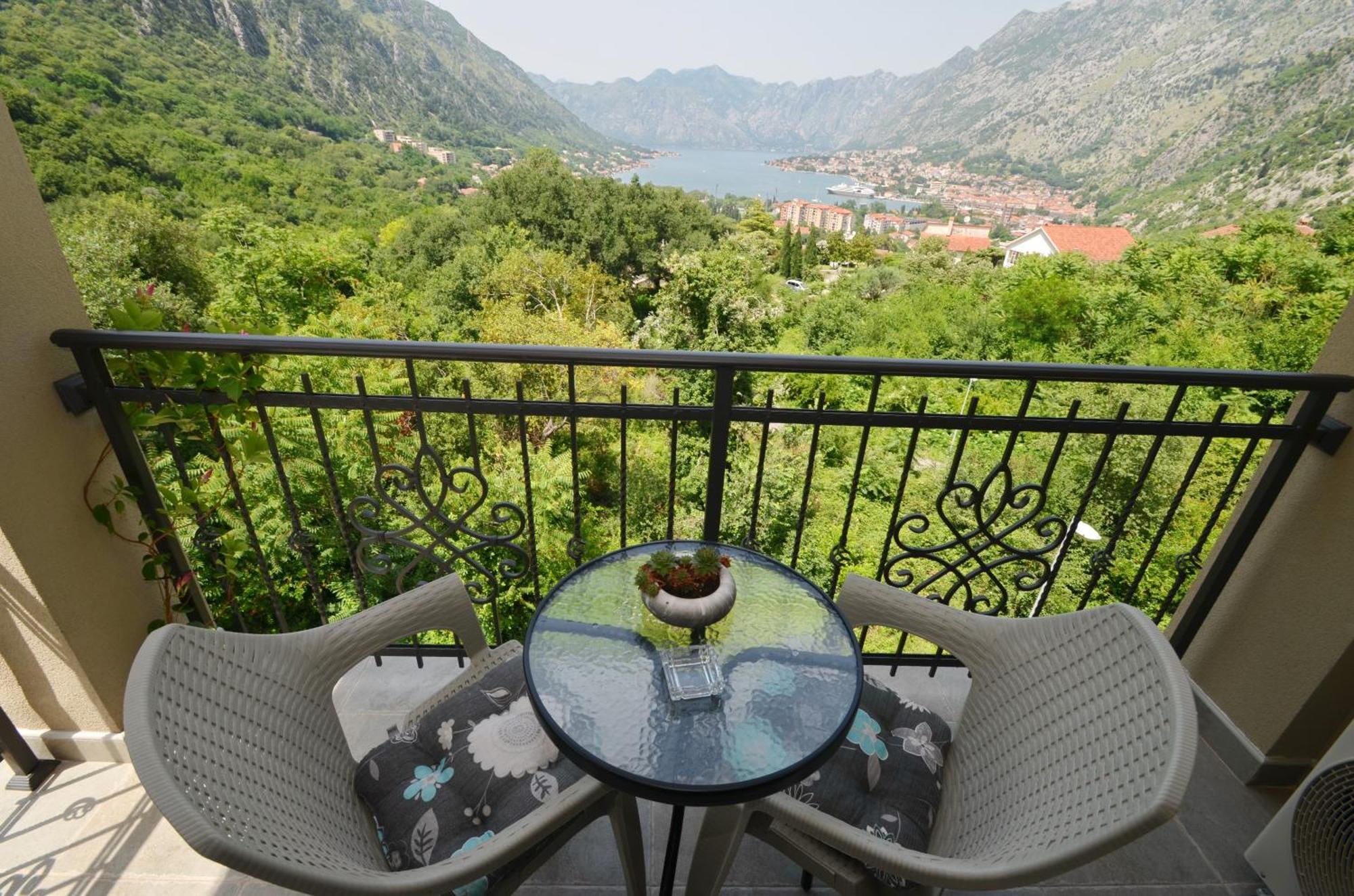 Radgost Kotor Apartments Eksteriør billede
